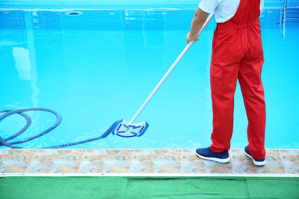 Pool-cleaning-service